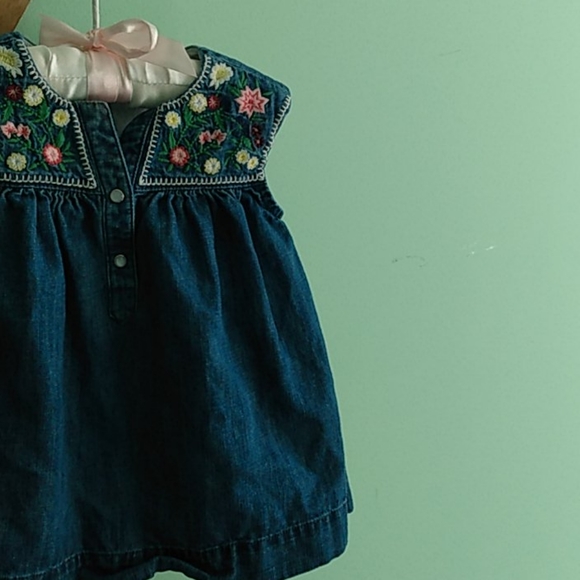 Dress - Picture 3 of 3